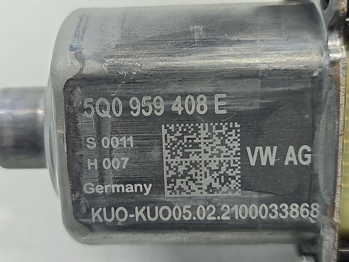 Motoras geam dreapta spate Volkswagen Tiguan II (AX1) [Fabr 2016-2024] Break 5Q0959408E