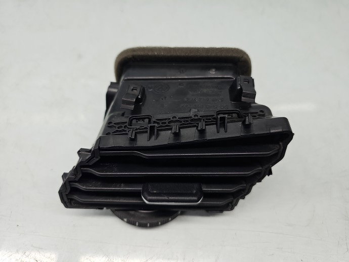 Grila aerisire stanga Volkswagen Tiguan II (AX1) [Fabr 2016-2024] 5NB819247
