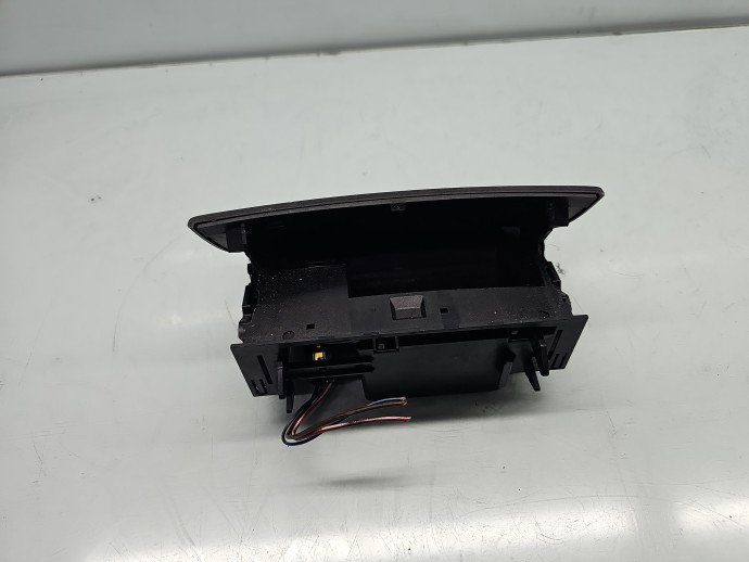 Scrumiera Mercedes Clasa E (W211) [Fabr 2002-2009] A2116802852