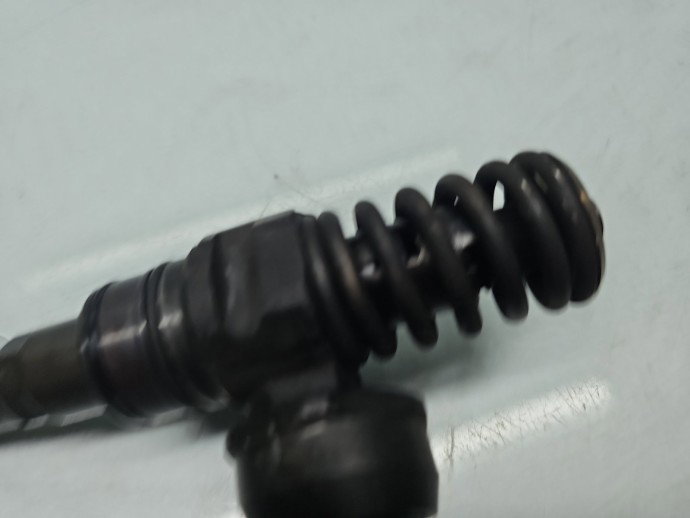 Injector Volkswagen Touran (1T1, 1T2) [Fabr 2003-2010] 038130073BN 1.9 TDI BLS 77KW / 105CP