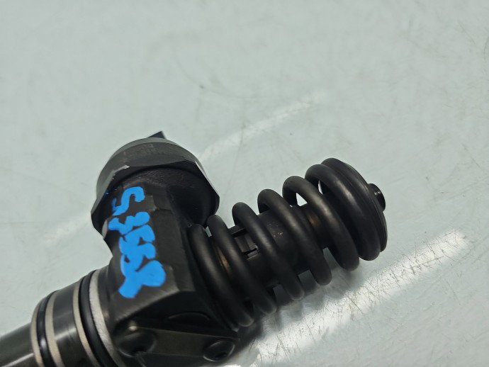 Injector Volkswagen Jetta 3  (1K2) [Fabr 2005-2010] 038130073BN 1.9 TDI BLS 77KW / 105CP
