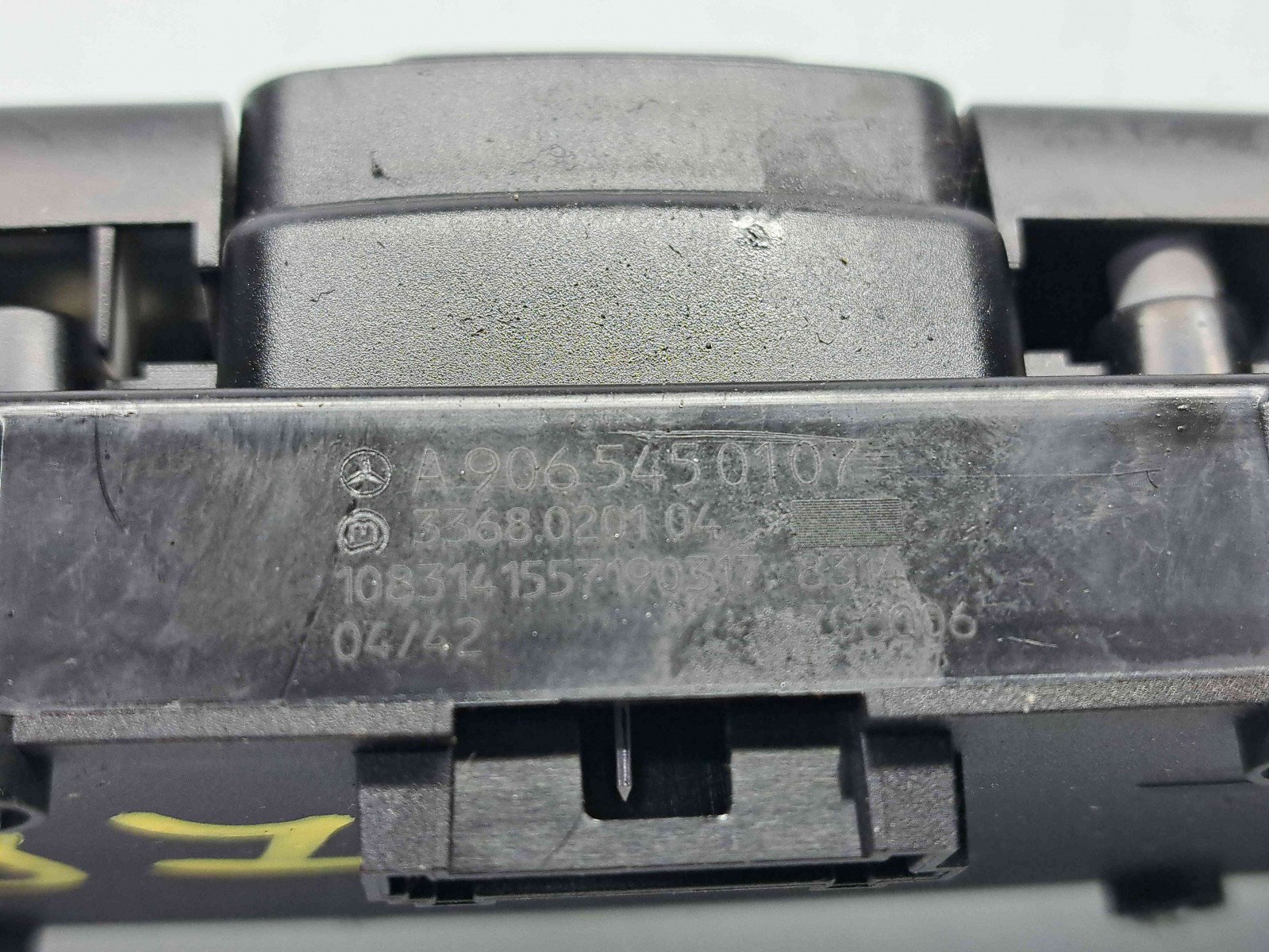 Butoane comenzi consola centrala Mercedes Sprinter 3.5-t (906) [Fabr 2006-2013] A9065450107 - imagine 3