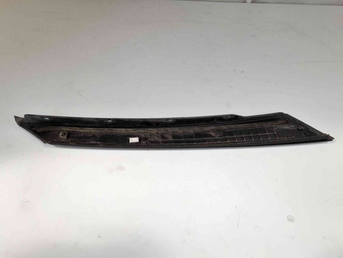 Ornament parbriz dreapta 5J6853264A Skoda Fabia 2 (5J, 542) [Fabr 2007-2014] 1.2