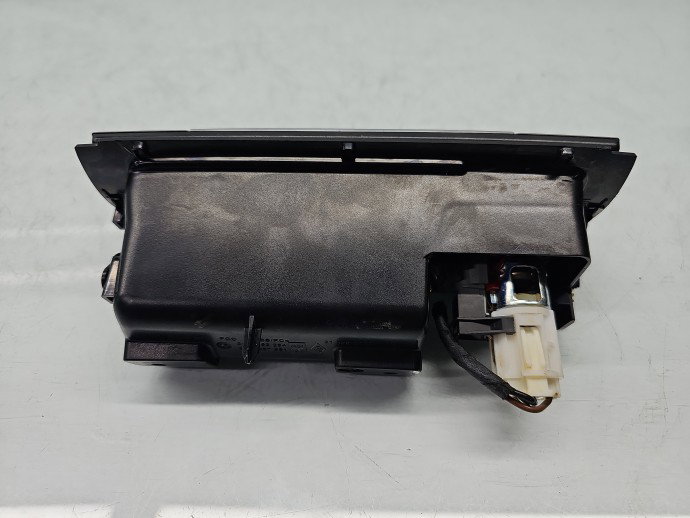 Scrumiera Volkswagen Passat B6 (3C2) [Fabr 2005-2010] 3C0863284