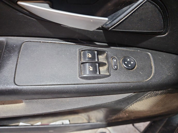 Butoane comanda geamuri sofer Fiat Linea (323) [Fabr 2007-2012] OEM