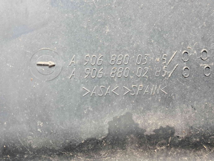 Grila bara fata Mercedes Sprinter 3.5-t (906) [Fabr 2006-2013] A9068800385 | A9068800285