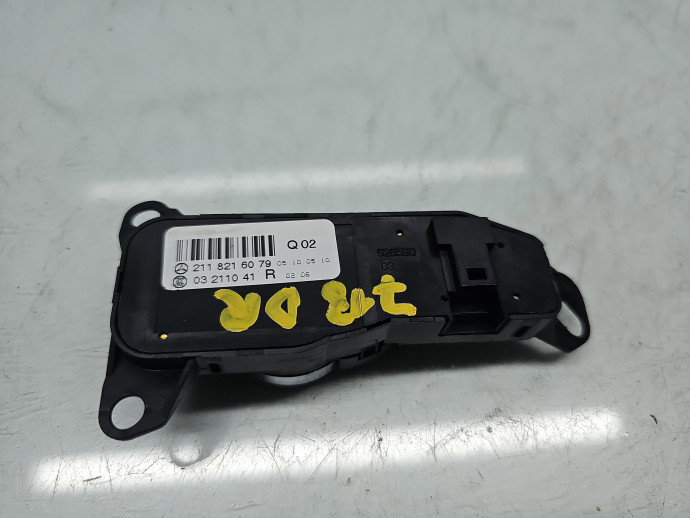 Buton reglaj oglinzi Mercedes Clasa E (W211) [Fabr 2002-2009] 2118216079