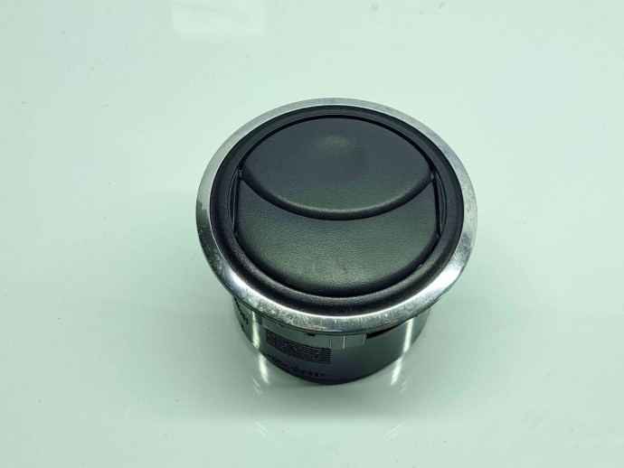  Grila aerisire stanga Dacia Sandero 2 Stepway [Fabr 2012-prezent] 687604194R