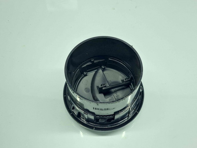  Grila aerisire stanga Dacia Sandero 2 Stepway [Fabr 2012-prezent] 687604194R