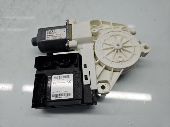 Motoras geam dreapta fata AUDI TT (8J3) [Fabr 2006-2013] Coupe 8J8959801J