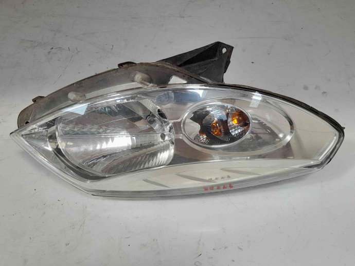 Far dreapta OEM Dacia Sandero [Fabr 2008-2012] 1.6 mpi 