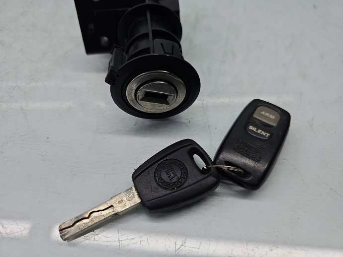Contact cu cheie Fiat Panda (169) [Fabr 2003-2012] 61027500 1.2 Benz 188A444KW / 60CP