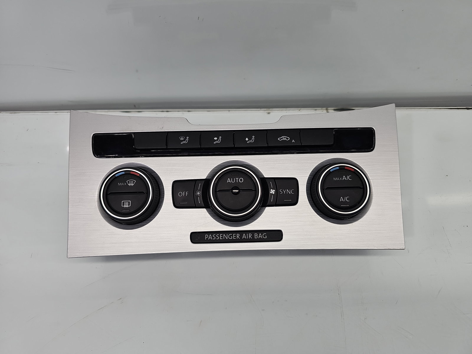Panou comanda clima VW Passat CC 358 1K8907044AB