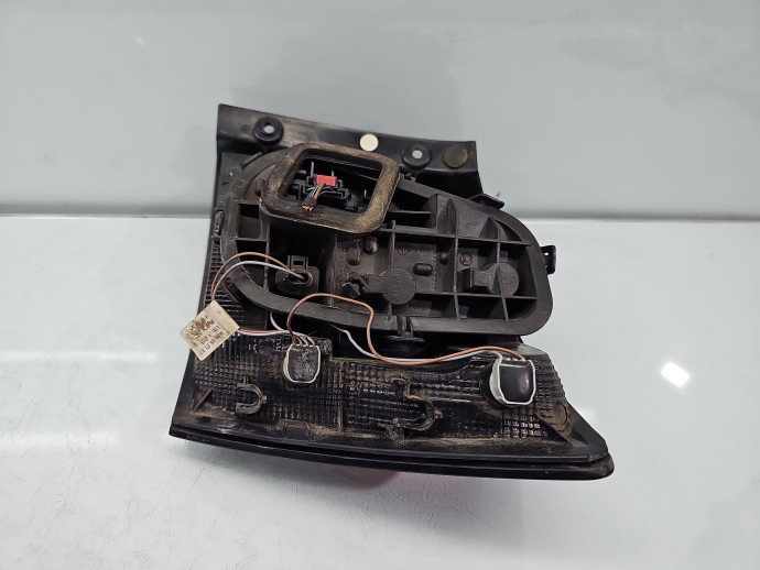 Stop aripa stanga Skoda Fabia NJ5 6V9945095