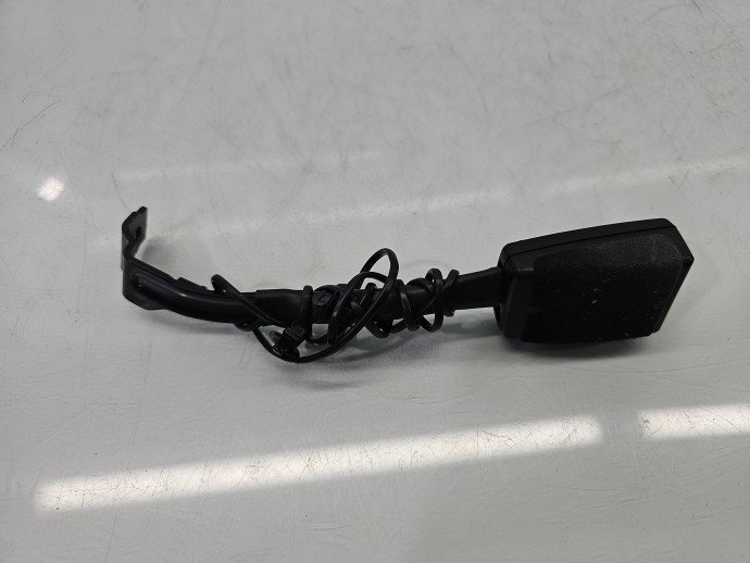 Capsa centura stanga fata VW Passat CC 358 1K8857756C