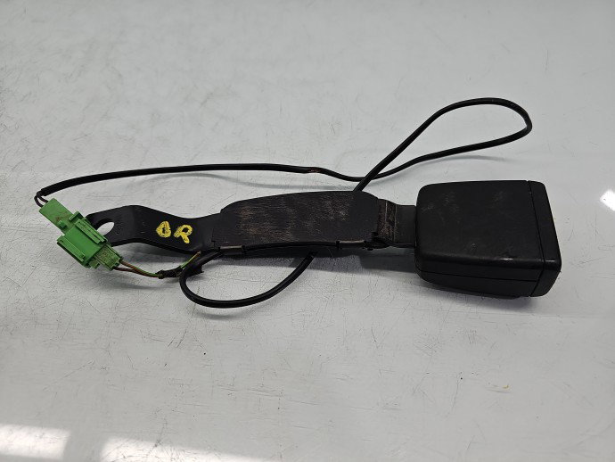 Capsa centura dreapta fata Skoda Fabia NJ5 6V0857756C