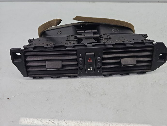 Grila aerisire centrala Bmw e60 6910734
