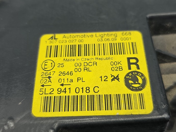 Far dreapta Skoda Yeti 5L 5L2941018C