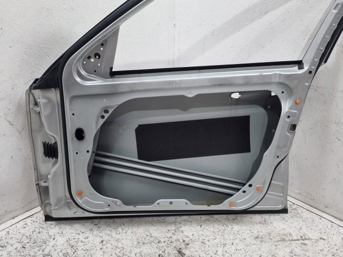 Usa dreapta fata Mercedes C220 w204 775 Argintiu Iridium