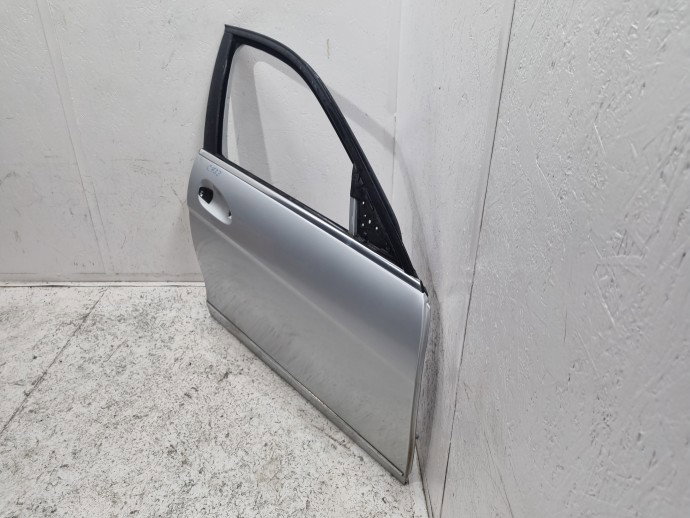 Usa dreapta fata Mercedes C220 w204 775 Argintiu Iridium