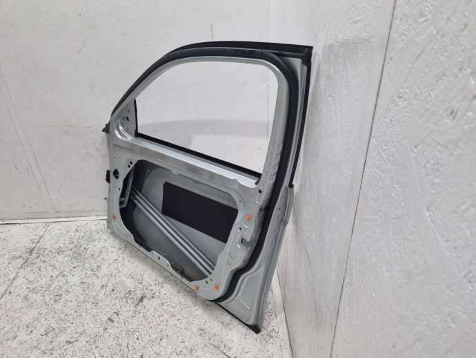 Usa dreapta fata Mercedes C220 w204 775 Argintiu Iridium