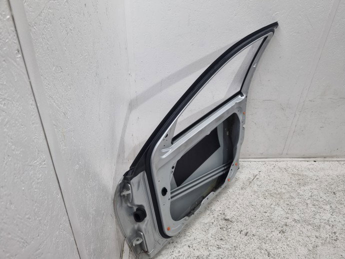 Usa dreapta fata Mercedes C220 w204 775 Argintiu Iridium
