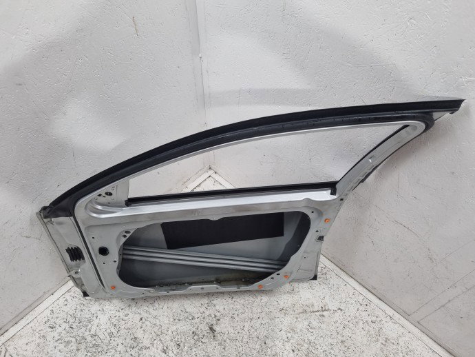 Usa dreapta fata Mercedes C220 w204 775 Argintiu Iridium