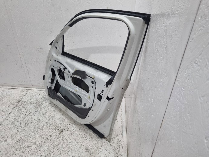 Usa dreapta fata Bmw X1 MINERALWEISS METALLIC (A96)