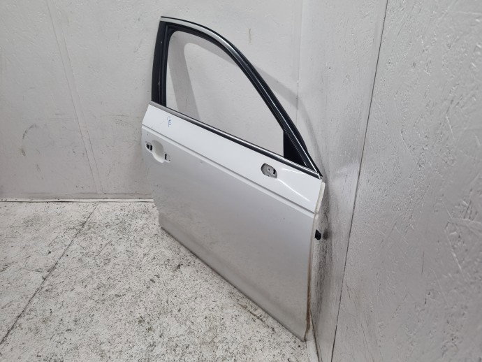 Usa dreapta fata AUDI A4 8W2 LY9C