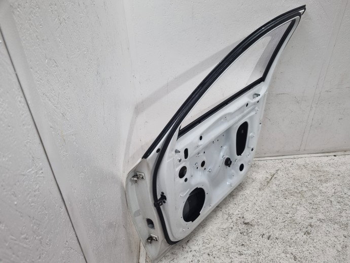 Usa dreapta fata AUDI A4 8W2 LY9C