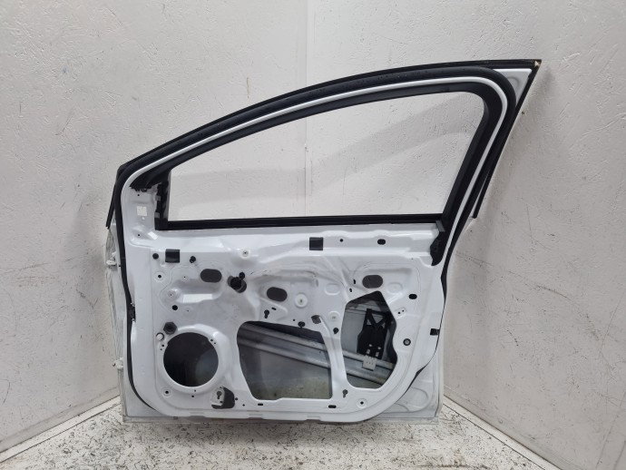Usa dreapta fata Ford Focus Frozen White