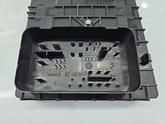 Panou sigurante Skoda Yeti 5L 1K0937125D