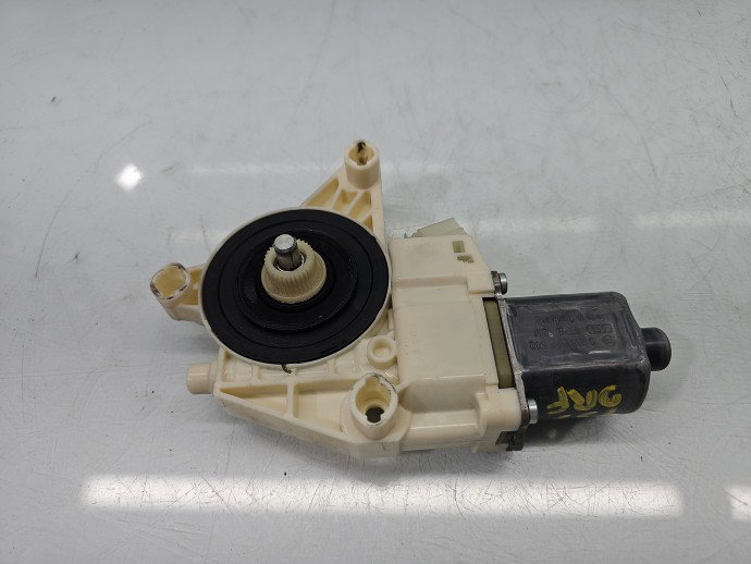Motoras geam dreapta fata Mercedes C220 w204 A2048200242
