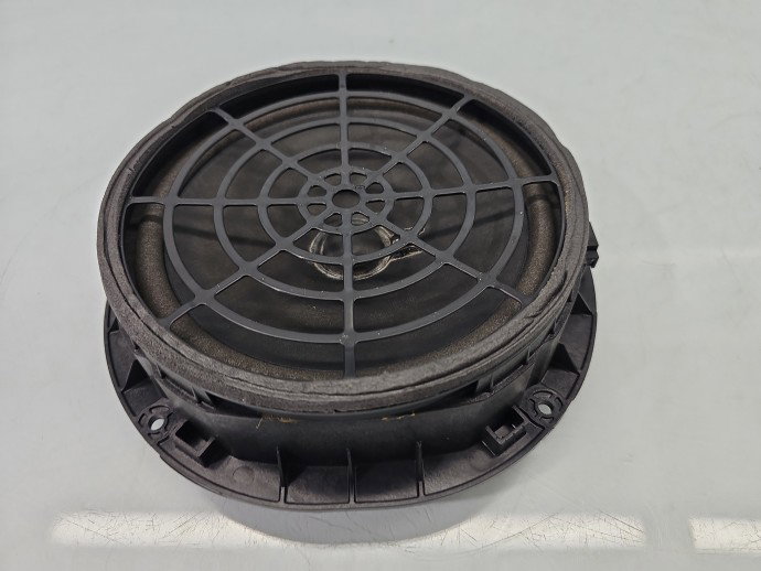 Boxa dreapta fata AUDI A4 8W2 8W0035415