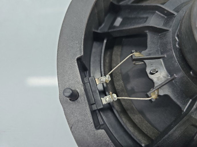 Boxa dreapta fata AUDI A4 8W2 8W0035415
