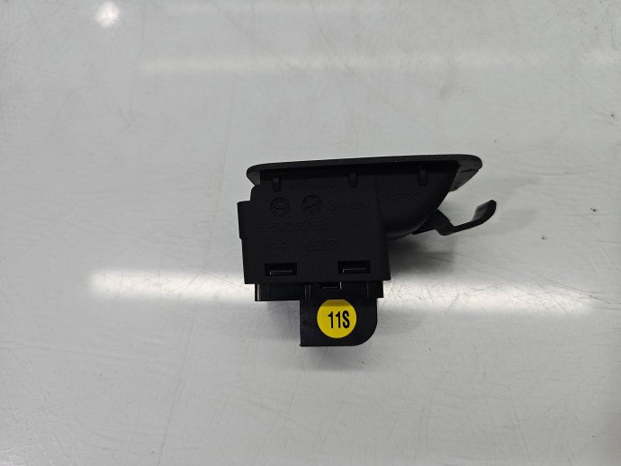 Buton deschidere portbagaj AUDI A4 8W2 4M0959831A