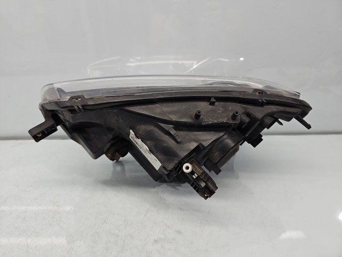 Far dreapta Dacia Sandero II 260102523R