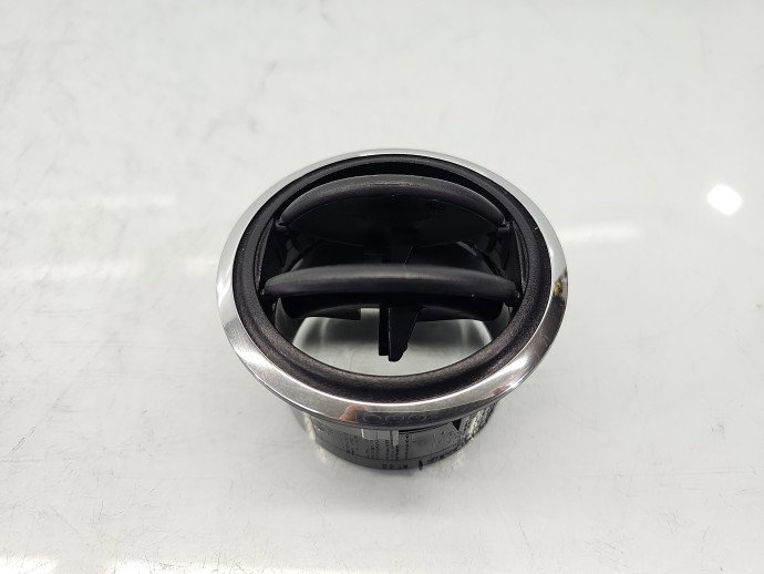 Grila aerisire centrala stanga Dacia Sandero II 687604194R
