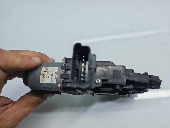 Motoras geam dreapta fata Renault Megane 4 430106F0