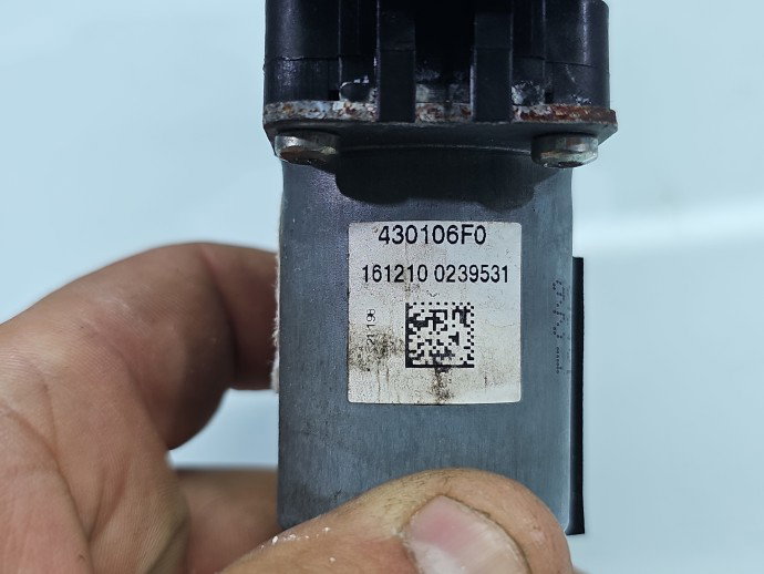 Motoras geam dreapta fata Renault Megane 4 430106F0