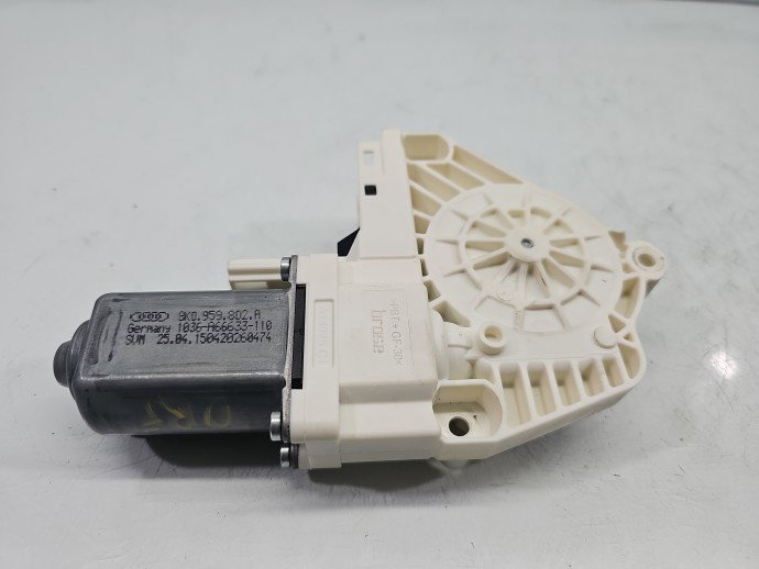 Motoras geam dreapta fata AUDI A4 8K5 8K0959802A