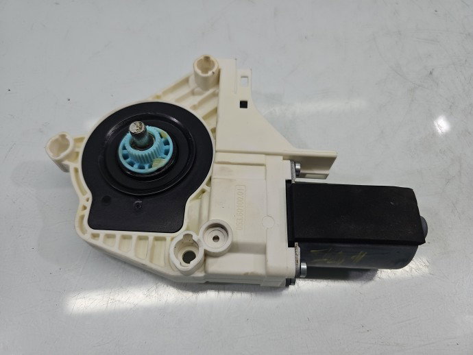 Motoras geam dreapta fata AUDI A4 8K5 8K0959802A