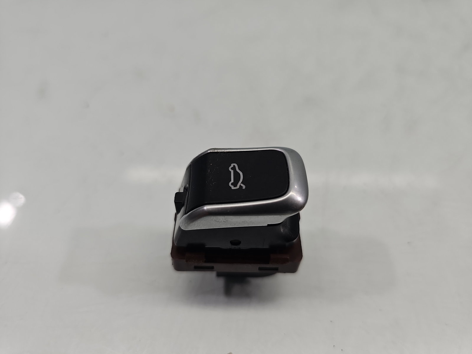 Buton deschidere portbagaj AUDI A4 8K5 8K0959831B