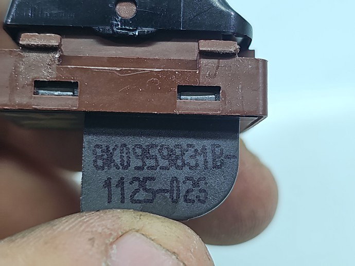 Buton deschidere portbagaj AUDI A4 8K5 8K0959831B