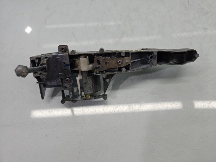 Maner usa dreapta fata PEUGEOT 2008 EWP
