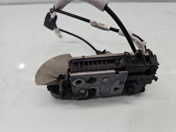 Broasca usa dreapta fata PEUGEOT 2008 OEM