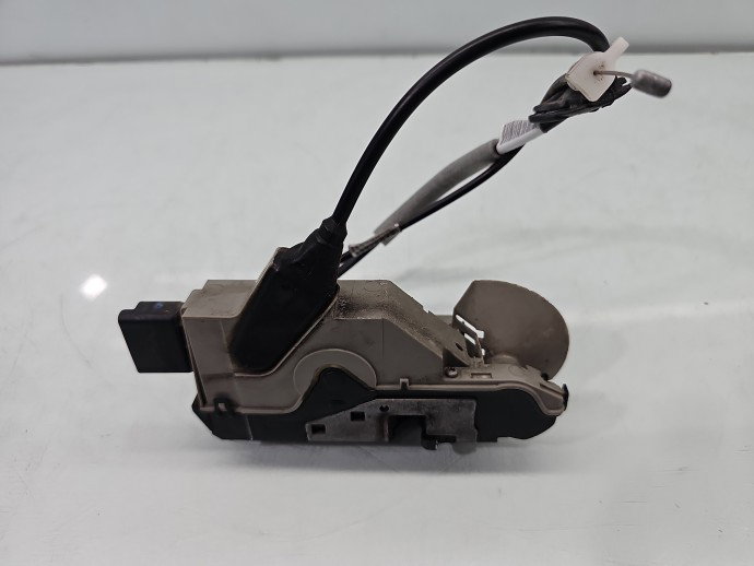 Broasca usa dreapta fata PEUGEOT 2008 OEM