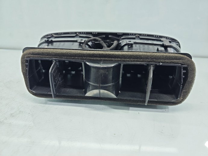 Grila aerisire centrala VW Golf 5k1 5K0819728N