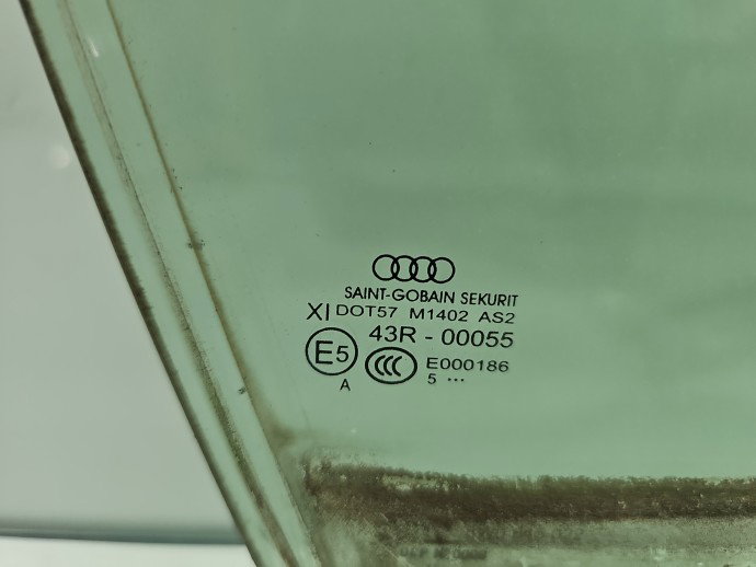 Geam usa dreapta fata AUDI A4 8W2 OEM