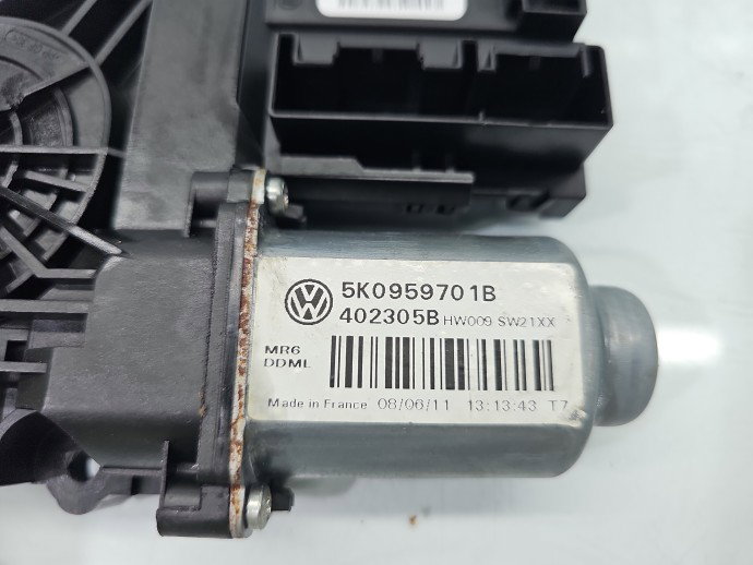 Motoras geam dreapta fata VW Golf 5k1 5K0959701B
